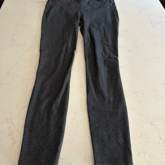 Gray Gap Leggings Size Large - Picture 4 of 5